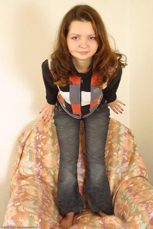 Original 682 px/ 1024 px