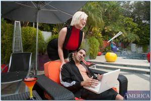 Original 850 px/ 571 px