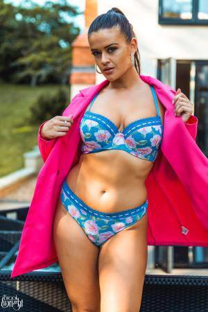 Original 3000 px/ 4500 px