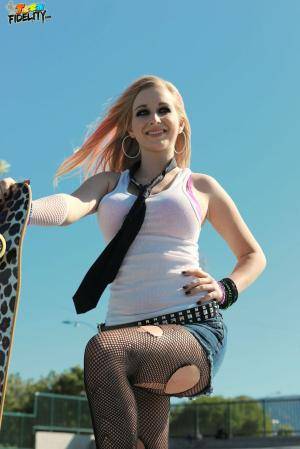 Original 854 px/ 1280 px