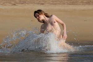 Original 3000 px/ 2008 px