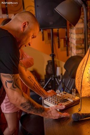 Original 2000 px/ 3000 px