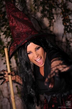 Original 852 px/ 1280 px