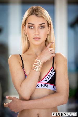 #vixen Stacy Cruz, Elena Vedem - Almost Swingers