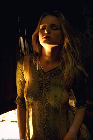 Original 1021 px/ 1536 px