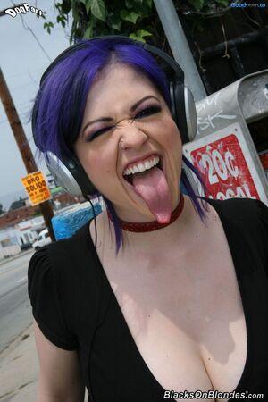 Original 1067 px/ 1600 px