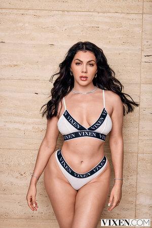 Original 2000 px/ 2999 px