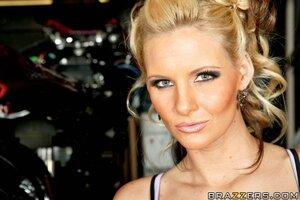 Original 900 px/ 599 px