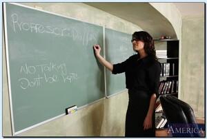 Original 850 px/ 572 px