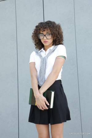 Original 853 px/ 1280 px