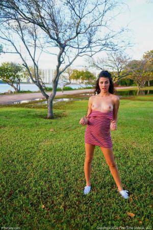 Original 852 px/ 1280 px