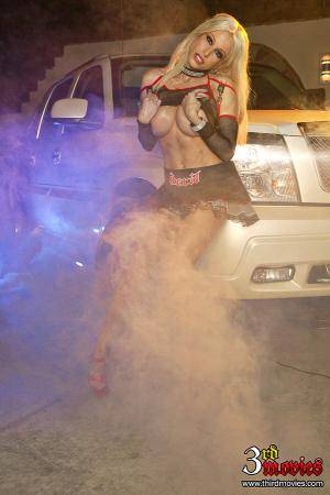 Original 599 px/ 900 px