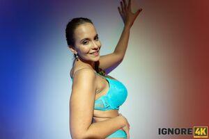 Original 2045 px/ 1364 px