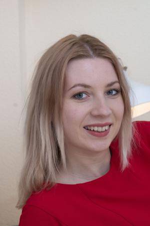 #WeAreHairy Alisa Liss White Bed Red Dress