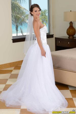 Original 2562 px/ 3840 px