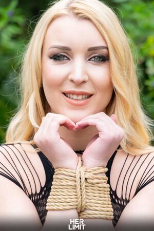 Original 2560 px/ 3840 px