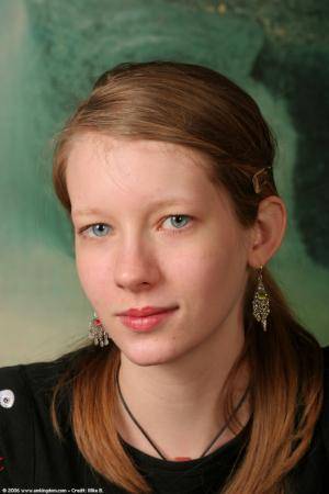 Original 682 px/ 1024 px