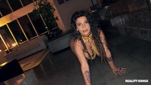 Original 3265 px/ 1837 px