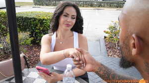 Original 2500 px/ 1406 px