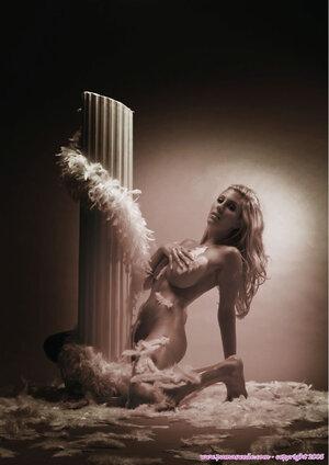 Original 743 px/ 1050 px