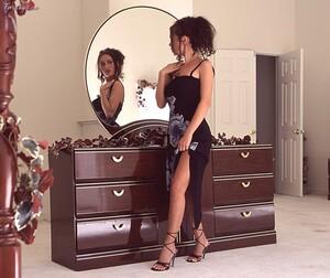 Original 927 px/ 780 px