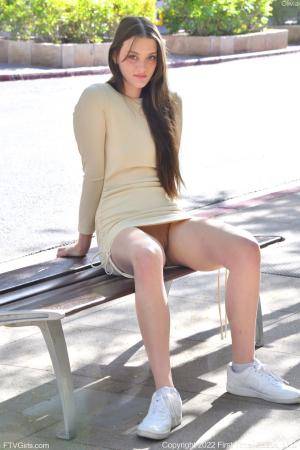 Original 852 px/ 1280 px