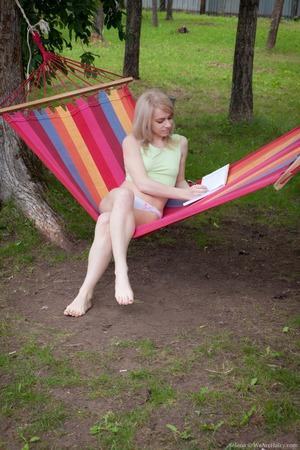 #WeAreHairy Selena Rainbow Hammock