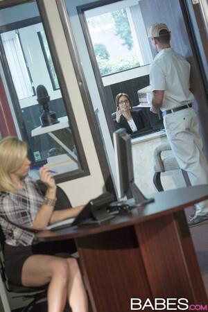 Original 832 px/ 1248 px