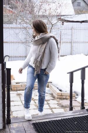 #WeAreHairy Kamilla White Sweater Denim Jeans