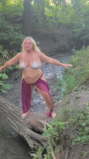 Original 563 px/ 1000 px