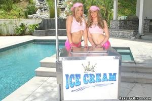 Original 900 px/ 600 px