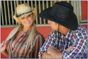 Original 850 px/ 571 px