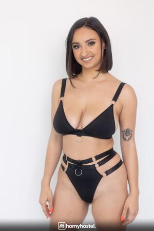 Original 2561 px/ 3840 px