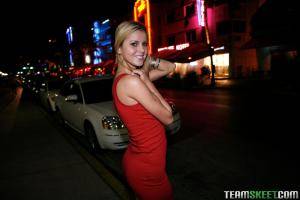 Original 1048 px/ 699 px