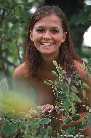 Original 677 px/ 1024 px