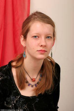 Original 682 px/ 1024 px