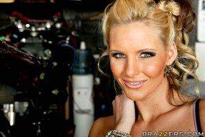 Original 900 px/ 599 px