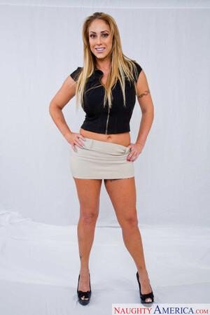 Eva Notty, Chad White Seduced By A Cougar