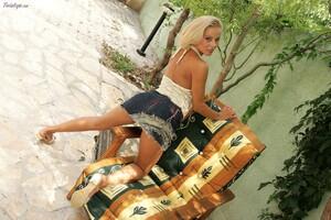 Original 1280 px/ 854 px