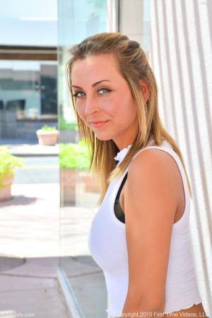 Original 852 px/ 1280 px