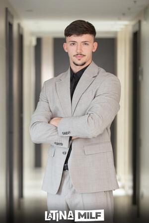 Original 2560 px/ 3840 px