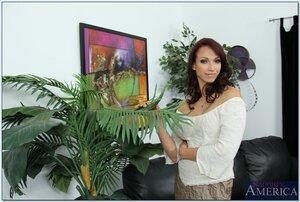 Original 850 px/ 571 px