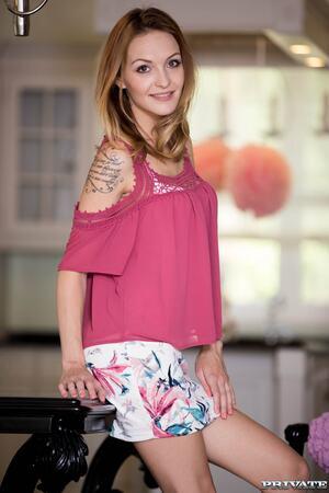 Original 1067 px/ 1600 px