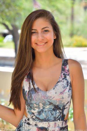 Original 852 px/ 1280 px