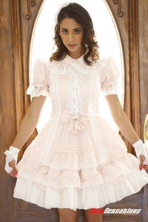 Original 683 px/ 1024 px