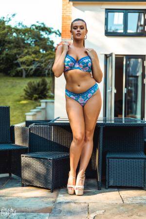 Original 3000 px/ 4500 px