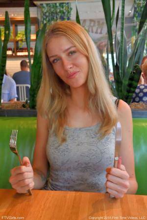 Original 852 px/ 1280 px