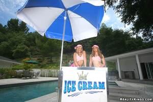 Original 900 px/ 600 px