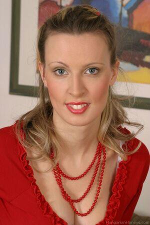 Original 683 px/ 1024 px