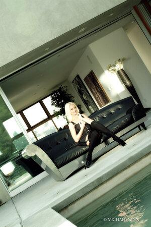 Original 1365 px/ 2048 px